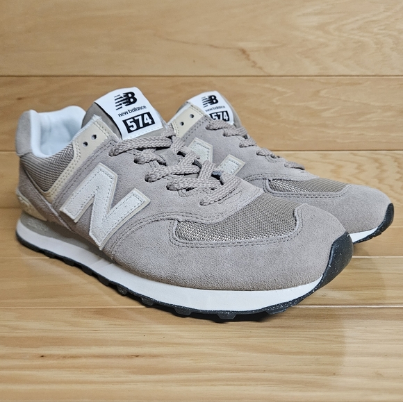 New Balance 574 Legacy Classics Mens Causal Shoe Sneaker U574W02 - Picture 2 of 11